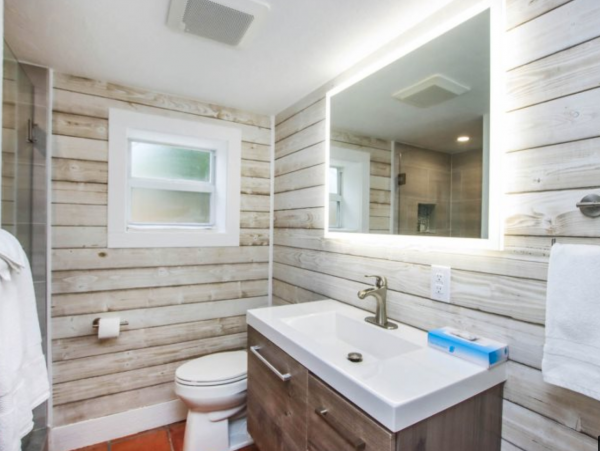 Captiva Island Vacation Rental with 6 Bedrooms & Pool Deeded Beach Access 4 Min Stroll Away